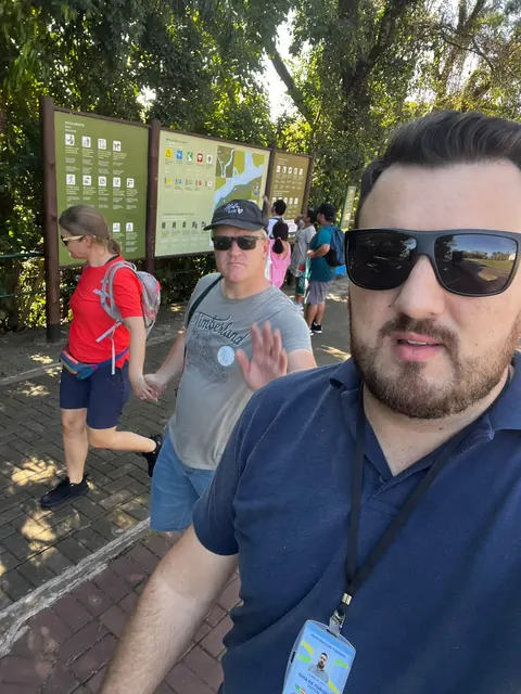 Clientes em tour com a Passeios Foz Receptivo