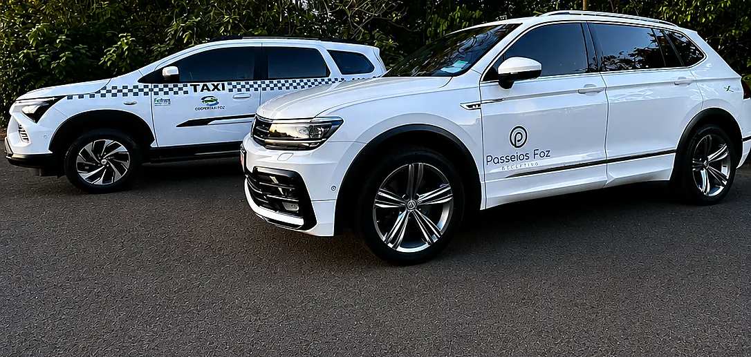 SUV da frota, pronta para o dia de passeio
