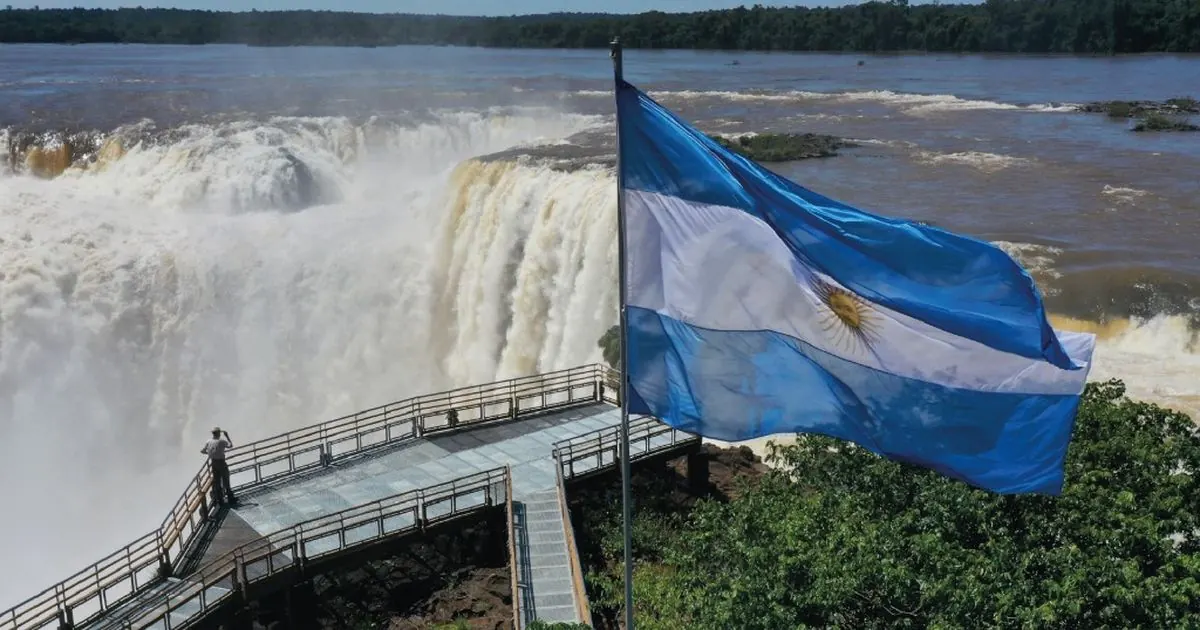 Cataratas Argentinas e a bandeira da Argentina